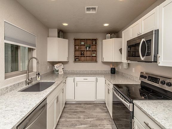 4th image of 4161 Colville Dr
