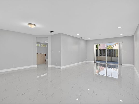 4th image of 3385 Seabreeze Lane