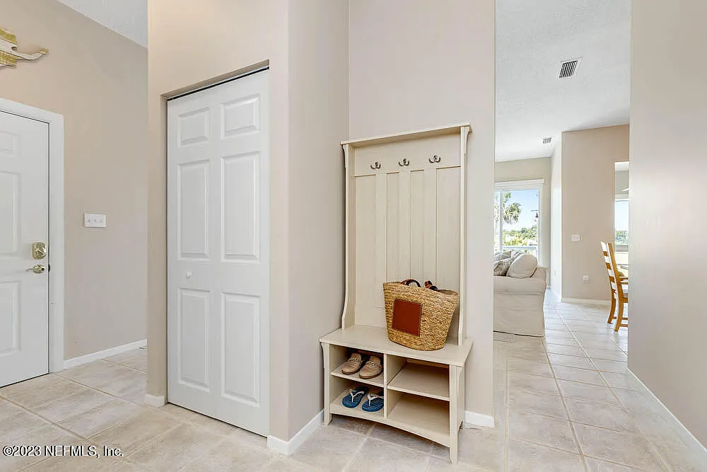 2 bed, 2.0 bath, 1415 sqft, $3,950 — Photo 4