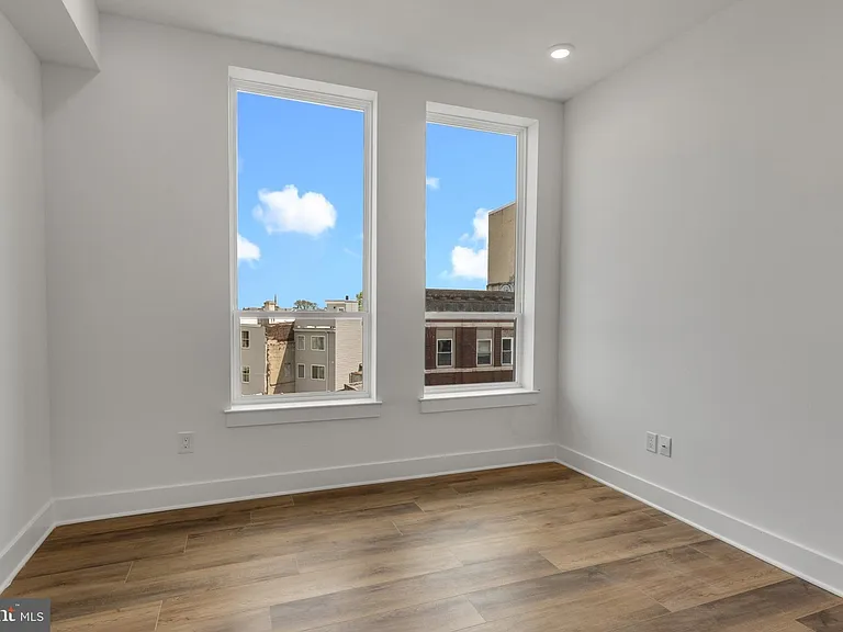 2214 N Front St #204 — Photo 15