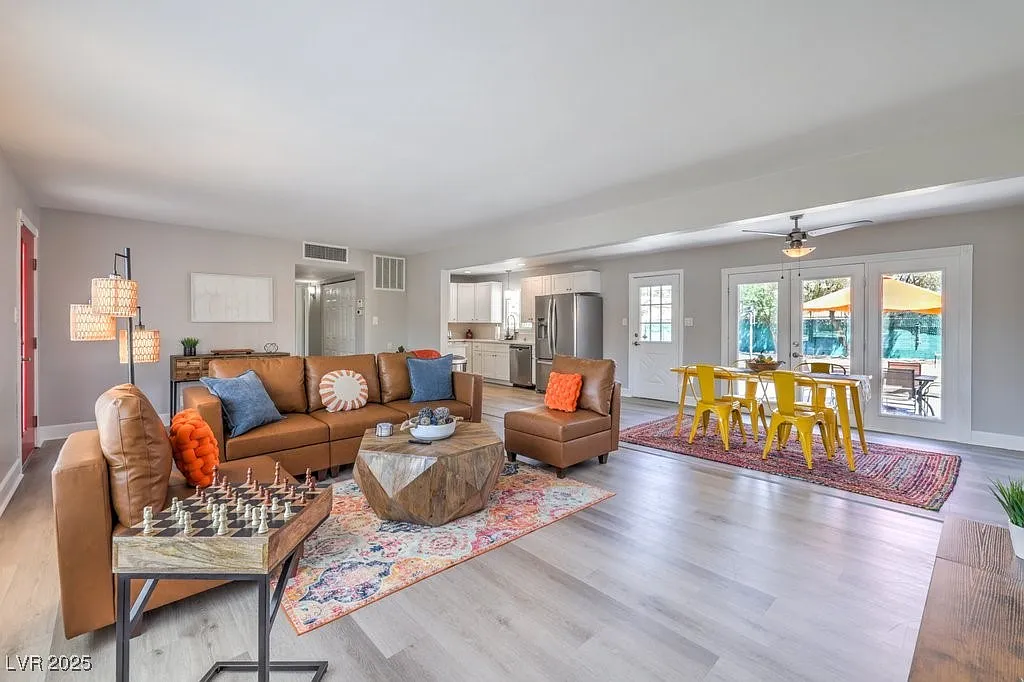 3 bed, 2.0 bath, 1273 sqft, $2,895 — Photo 1