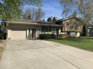 513 Harvey Ave, Harvey, ND 58341