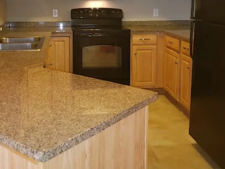 2528 Suncrest Vlg #2528 — Photo 6