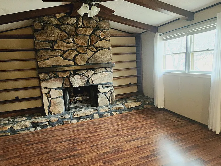 209 Knoll Crest Dr — Photo 11