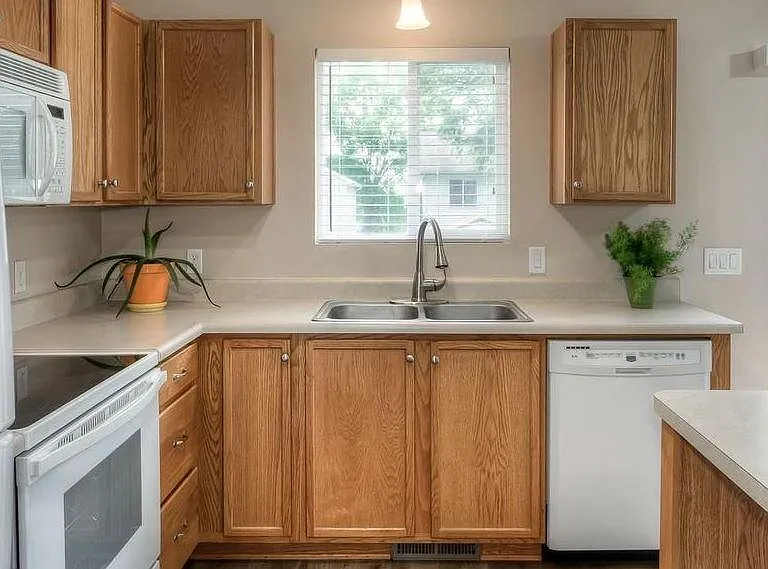 17713 Lillian St — Photo 17