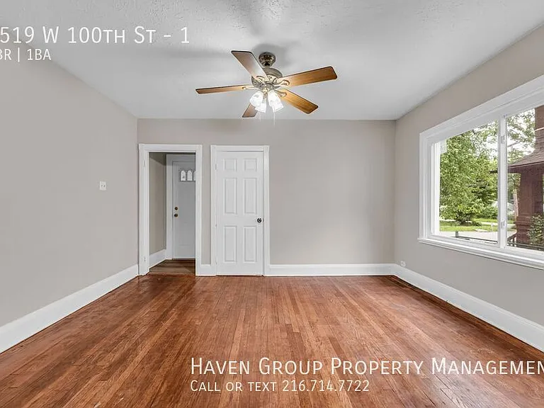 3519 W 100th St #1 — Photo 10