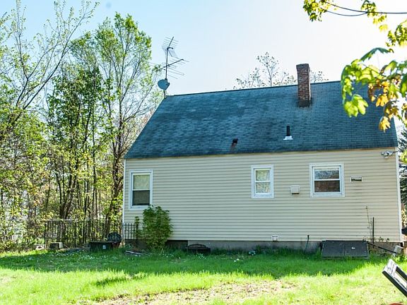 3rd image of 242 Pheland St