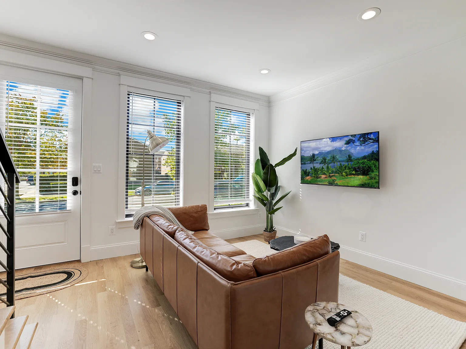 3 bed, 3.5 bath, 1800 sqft, $6,750 — Photo 4