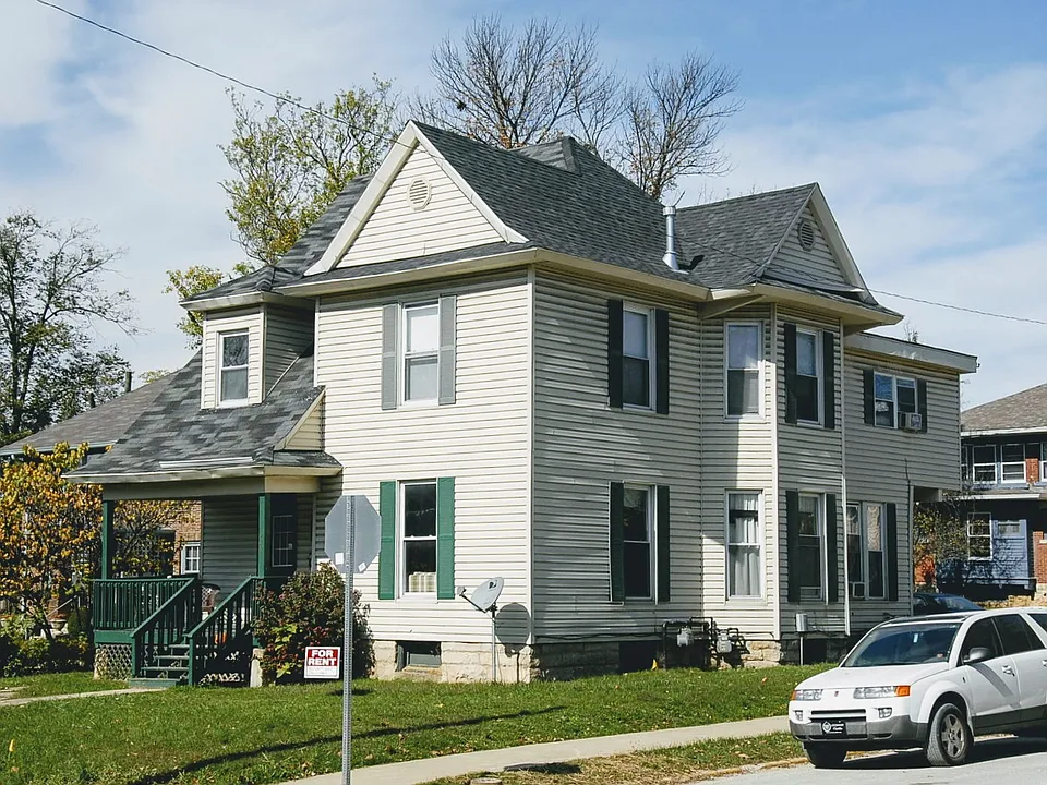 327 E 2nd St #1