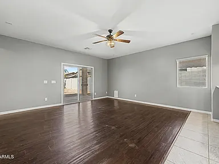 1502 W Alder Rd — Photo 2