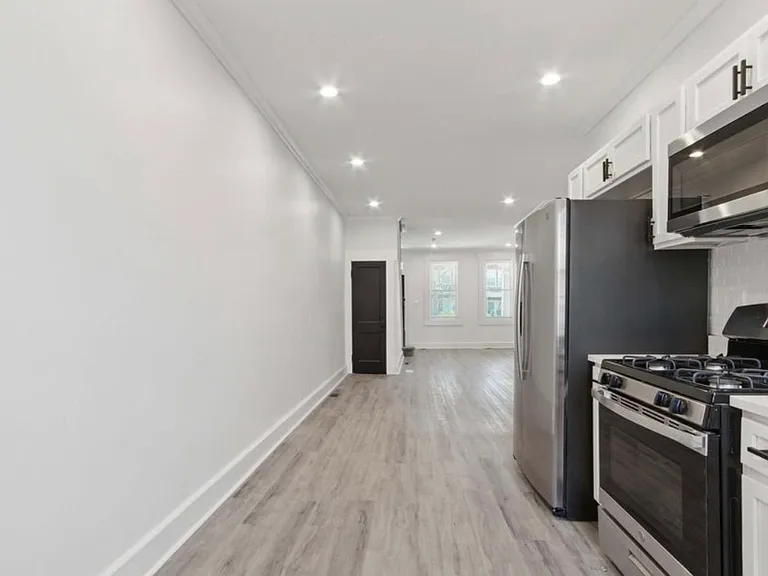 2582 Edmondson Ave — Photo 3