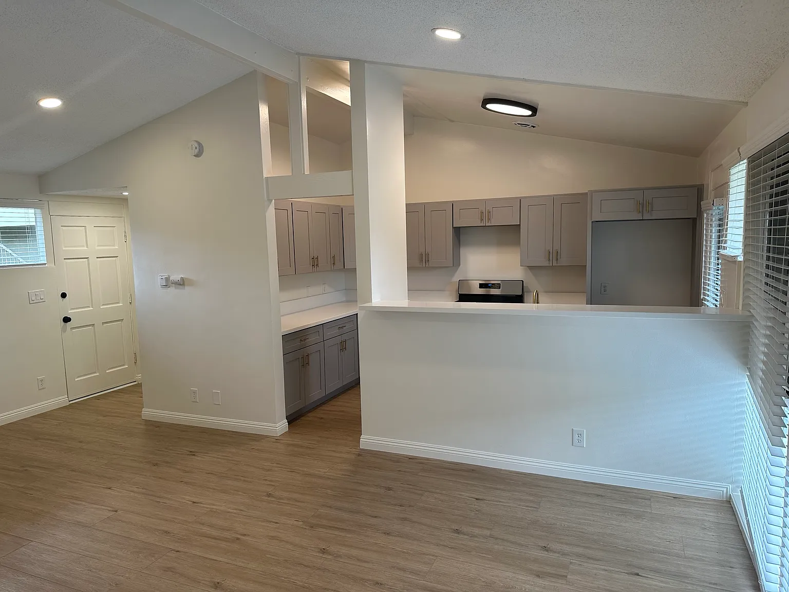 1 bed, 750 sqft, $1,895 — Photo 4