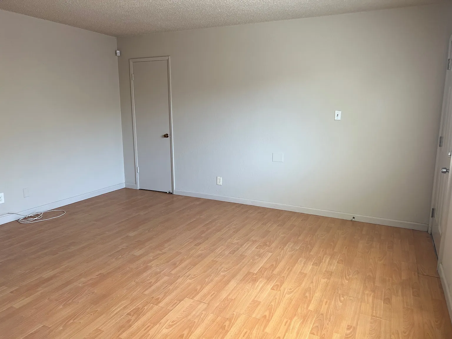 Spacious 2 Bedroom Downstairs Unit — Photo 3
