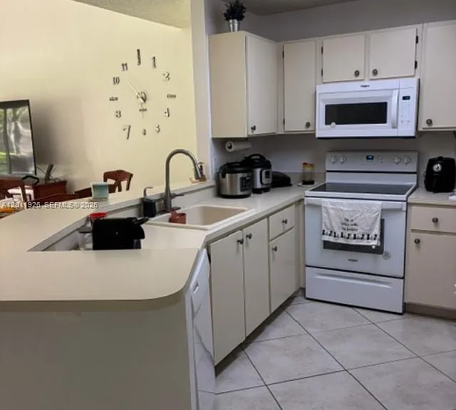 667 Woodgate Ln #B — Photo 5