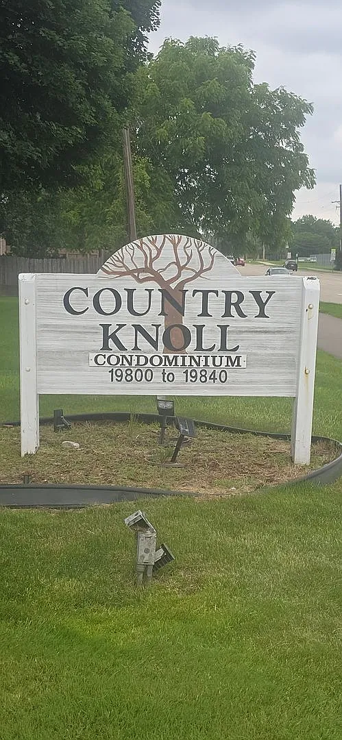 2 bed 2 bath condominium — Photo 2