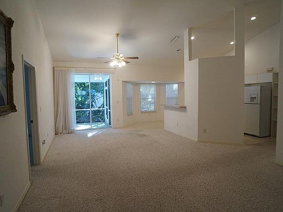 3rd image of 1149 Live Oak Cir