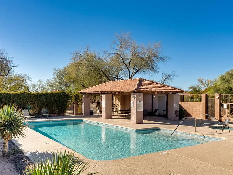 8271 N Camino De La Viola — Photo 26