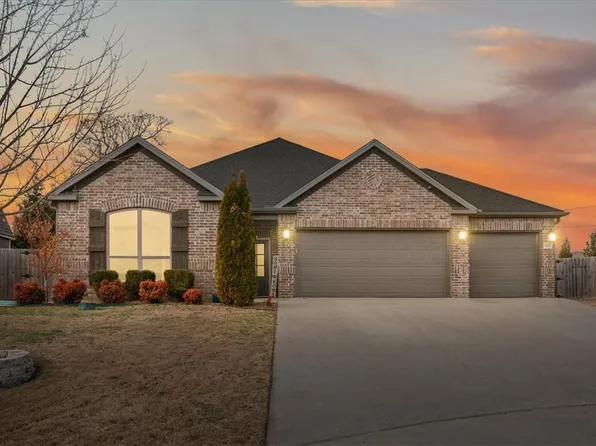 403 Shady Oak Cir, Cave Springs, AR 72718