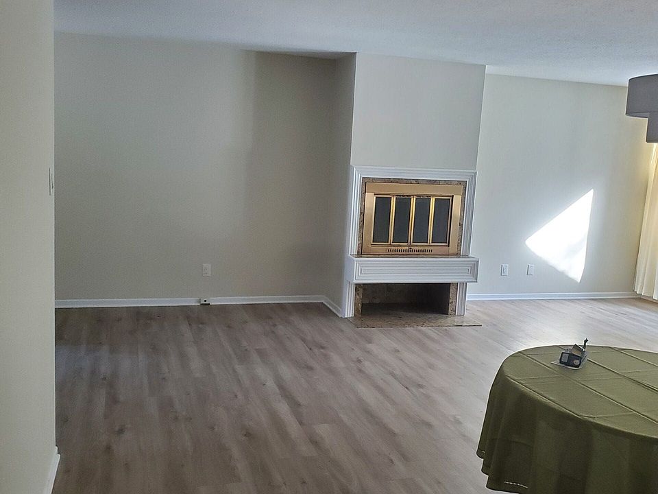 1st image of 15 Torrey Pines Ct