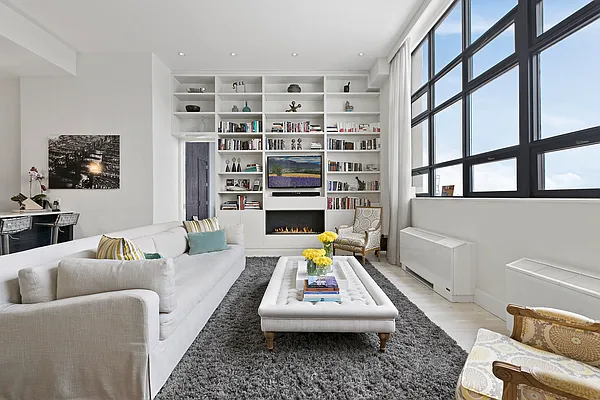 Rented by Compass | media 27