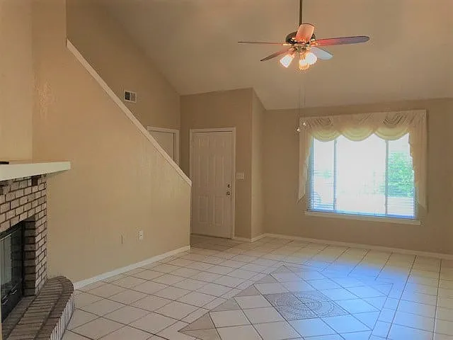 705 Valley Rd — Photo 4