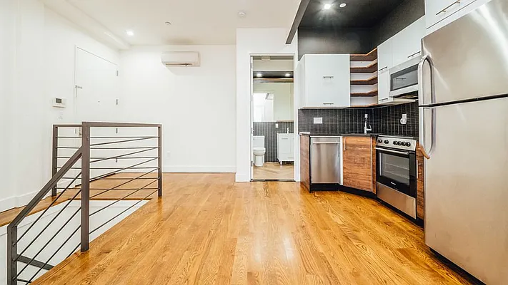 Rented by Nooklyn NYC LLC | media 51