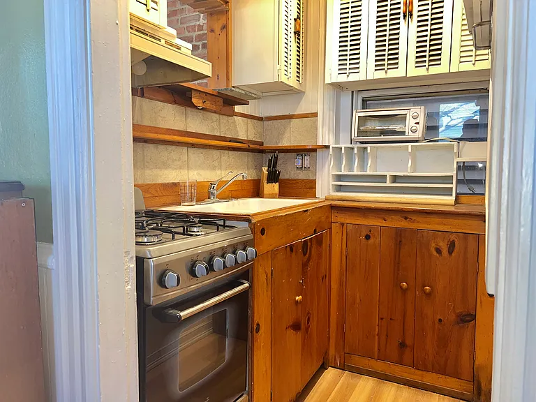 13 Kenyon St #2 — Photo 7