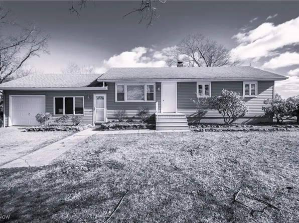 14889 Macklin Rd, New Springfield, OH 44443
