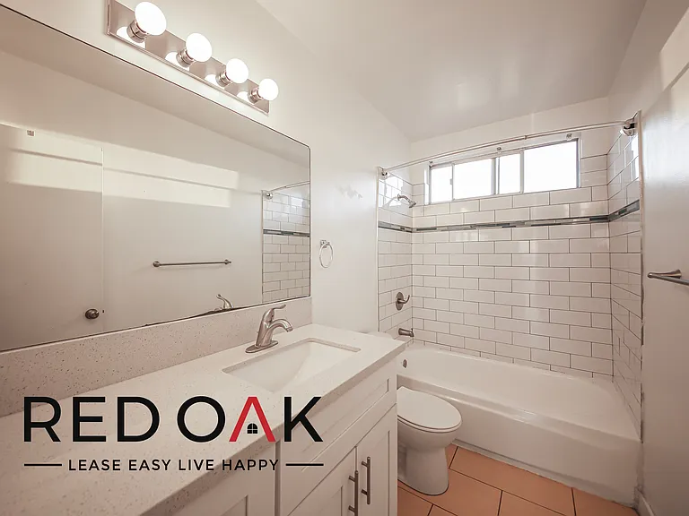 5128 De Longpre Ave #16 — Photo 10