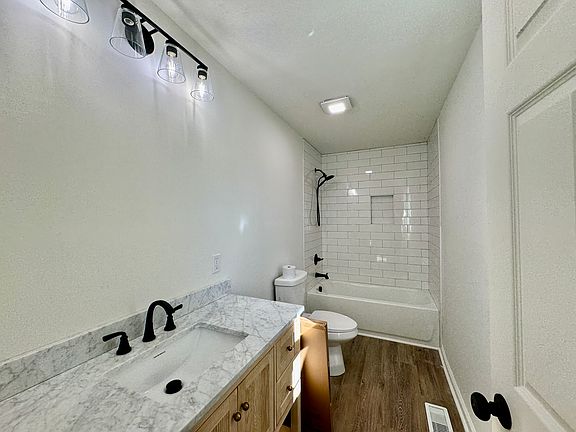 4th image of 351 Fox St SW #1