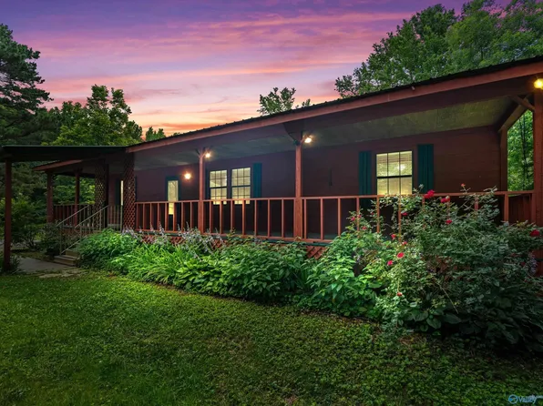 201 High Dr, Toney, AL 35773