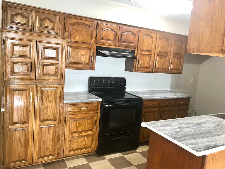1405 Scott Ct — Photo 6