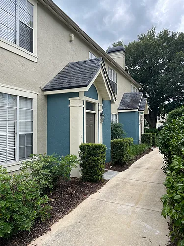 13703 Richmond Park Dr N Photo 1