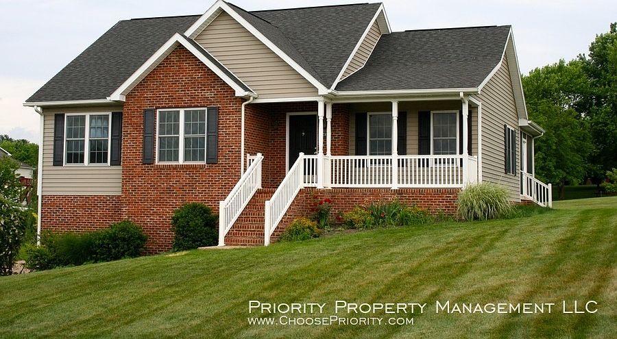 1st image of 285 Robin Roost Ct