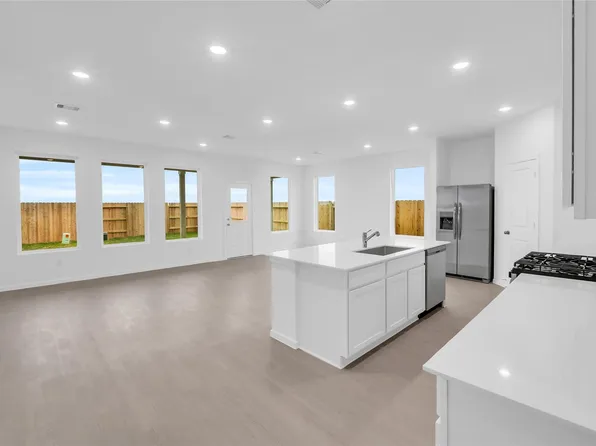 213 Orchard Cv, Snook, TX 77879