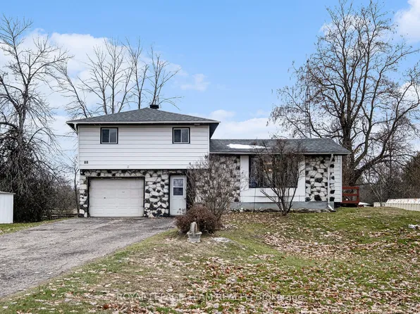 88 Bay Rd, Rideau Lakes, ON K0G 1L0