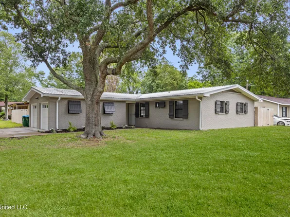 2604 Fernwood St, Pascagoula, MS 39567