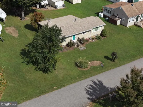 17 Midway Dr, Earleville, MD 21919