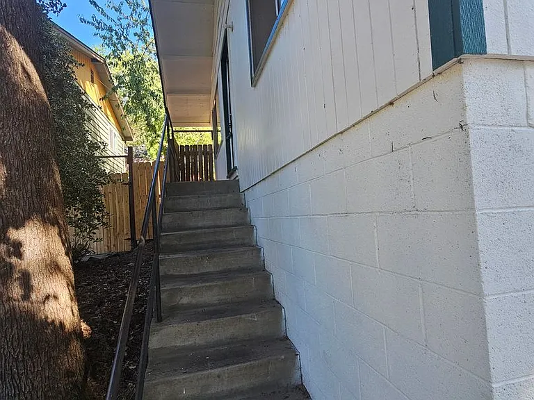 635 S 5th St — Photo 3
