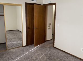 8208 Chas Cir #10441731, Liberty, MO 64068