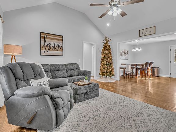 3rd image of 107 Smithfield Dr