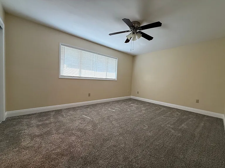 419 Sierra St — Photo 9