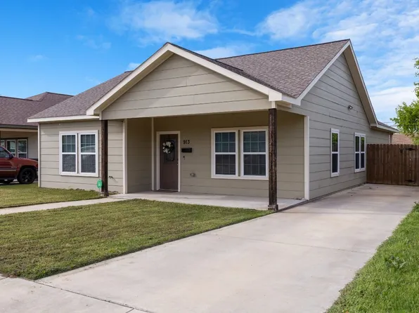 913 Glen Garden Dr, Fort Worth, TX 76104