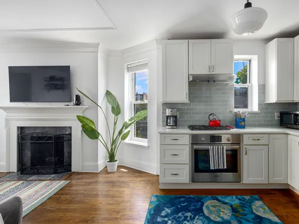 279 1st Street 4C image 3 of 8