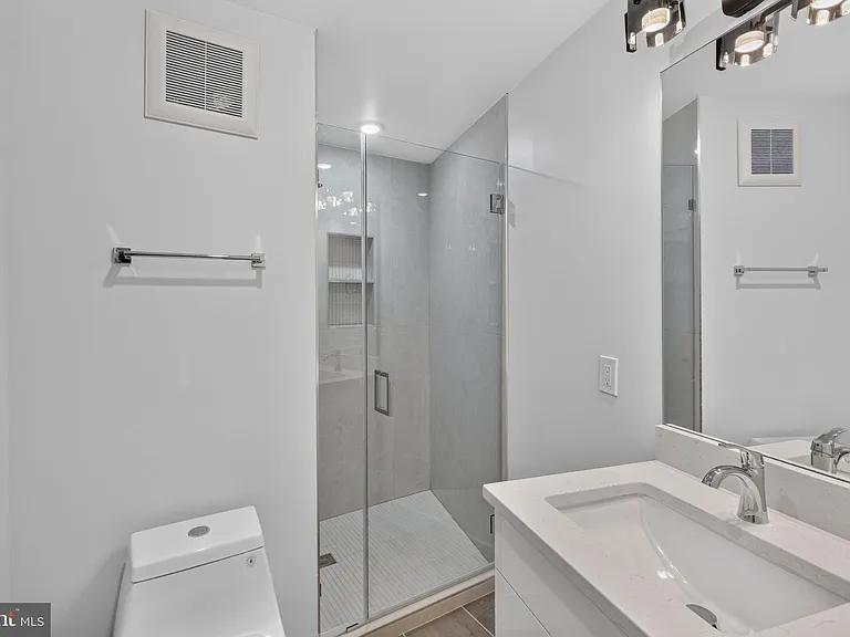 1650 Columbia Rd NW #402 — Photo 19