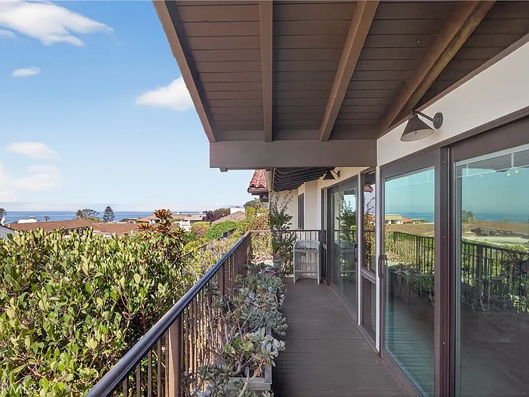 8 Monarch Bay Dr — Photo 42