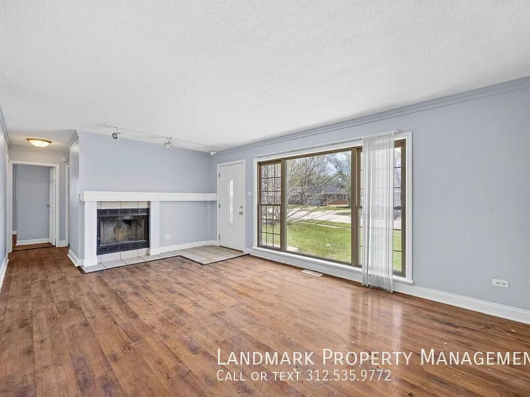 336 Waldmann Dr — Photo 5