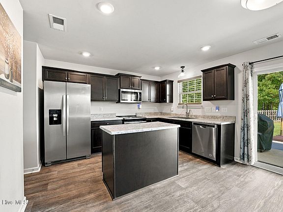 3rd image of 342 Tina Mae Drive