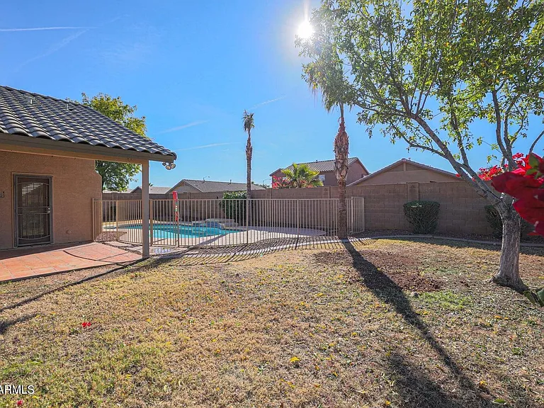 10269 W Patrick Ln — Photo 29
