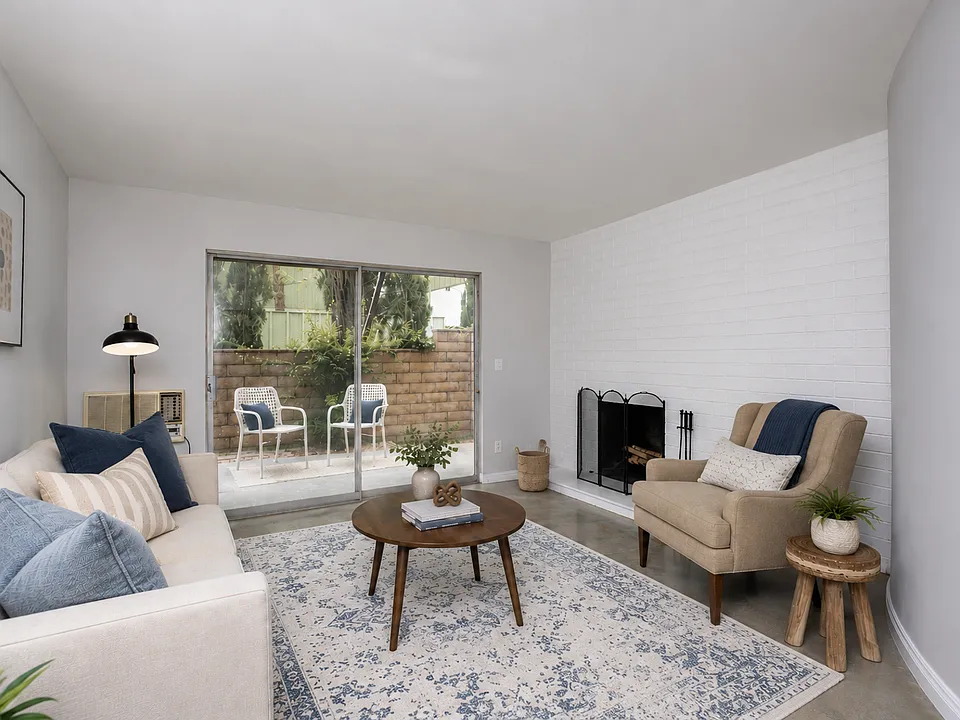 427-433 W Duarte Rd
